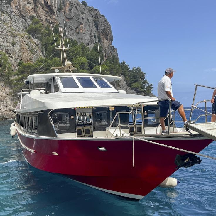 GeneralCommonsNetwork yacht fleet